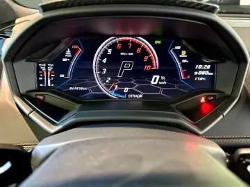 LAMBORGHINI Huracán EVO Spyder Lift Sensonum Wartungspaket