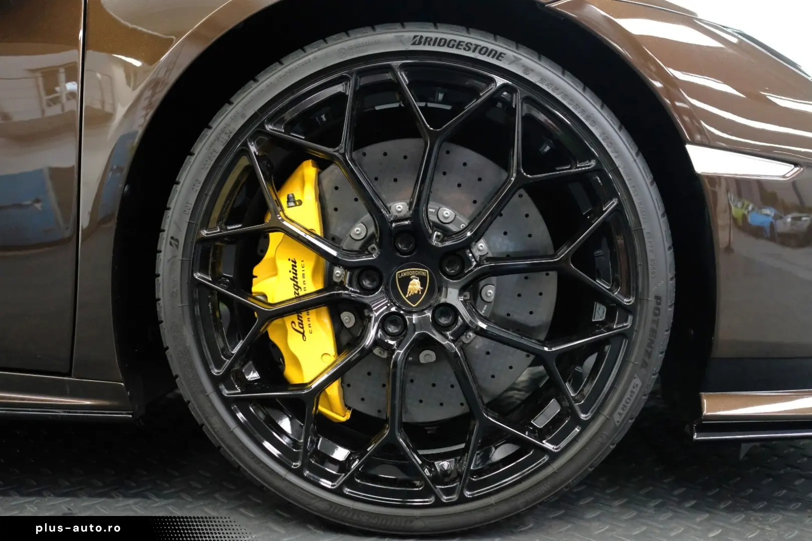 LAMBORGHINI Huracan Tecnica AdPersonam CARBON LIFT SENSONUM