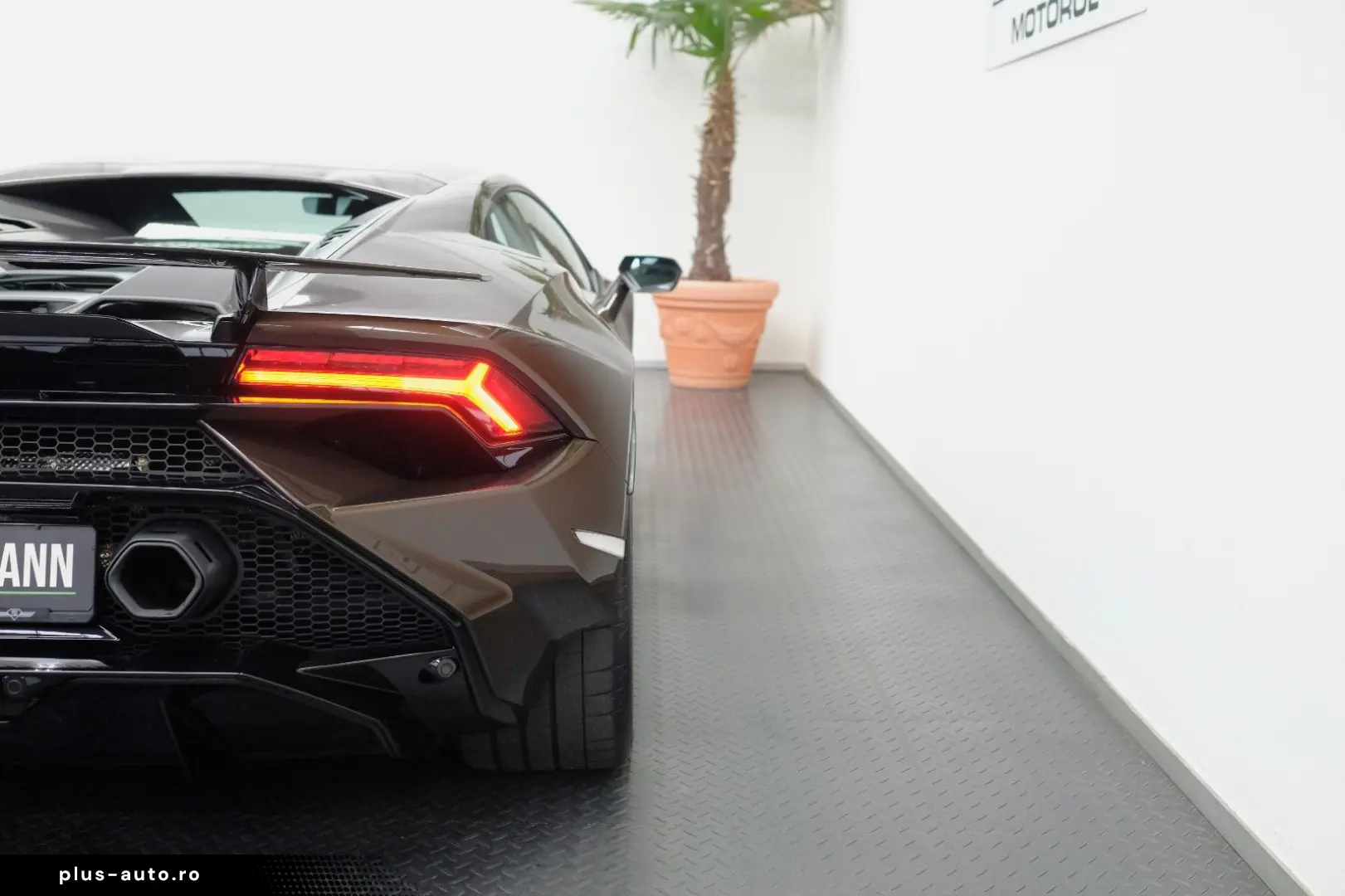LAMBORGHINI Huracan Tecnica AdPersonam CARBON LIFT SENSONUM
