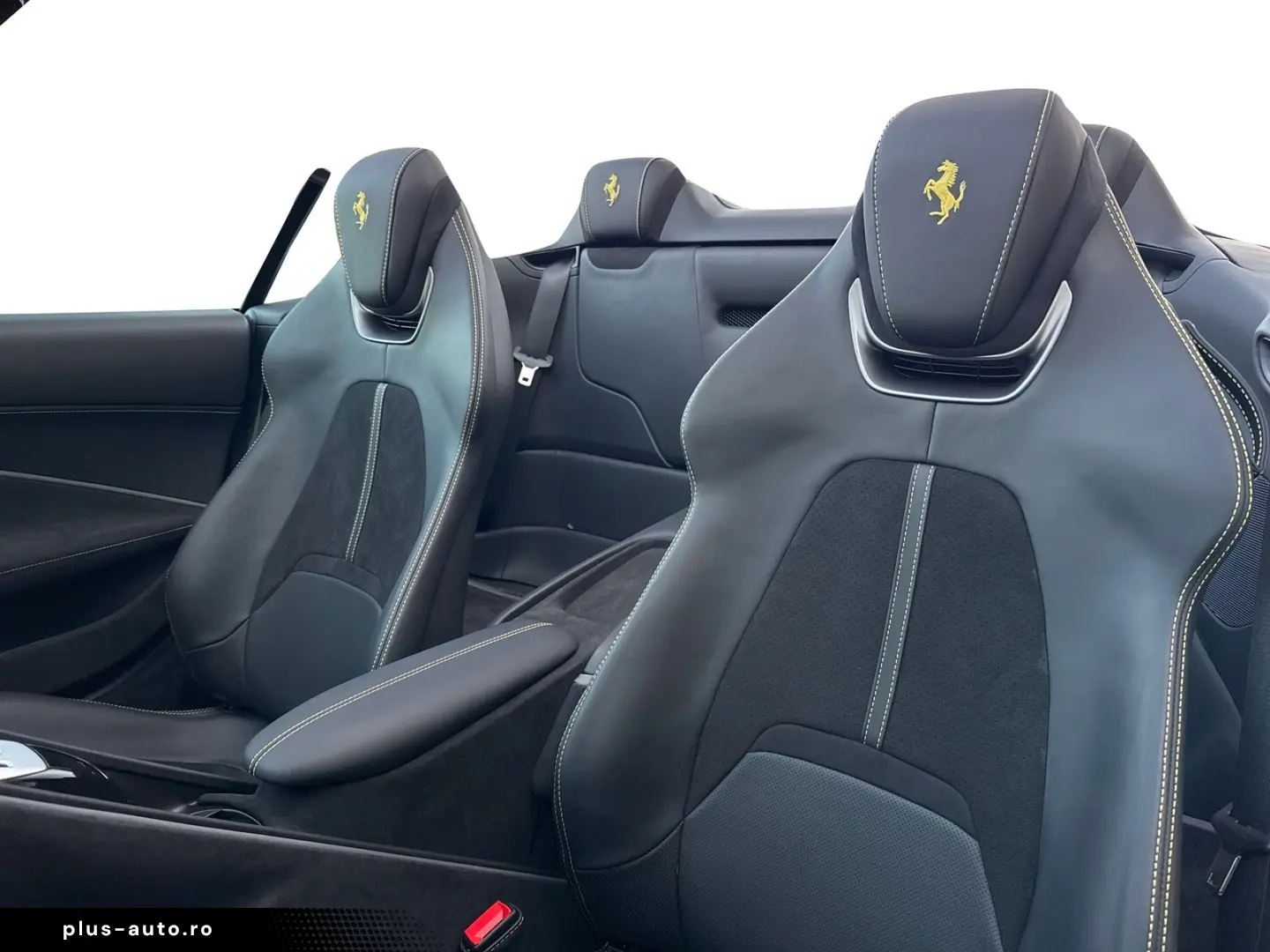 FERRARI Roma Spider  LED-Scheinwerfer 20 Zoll Felge