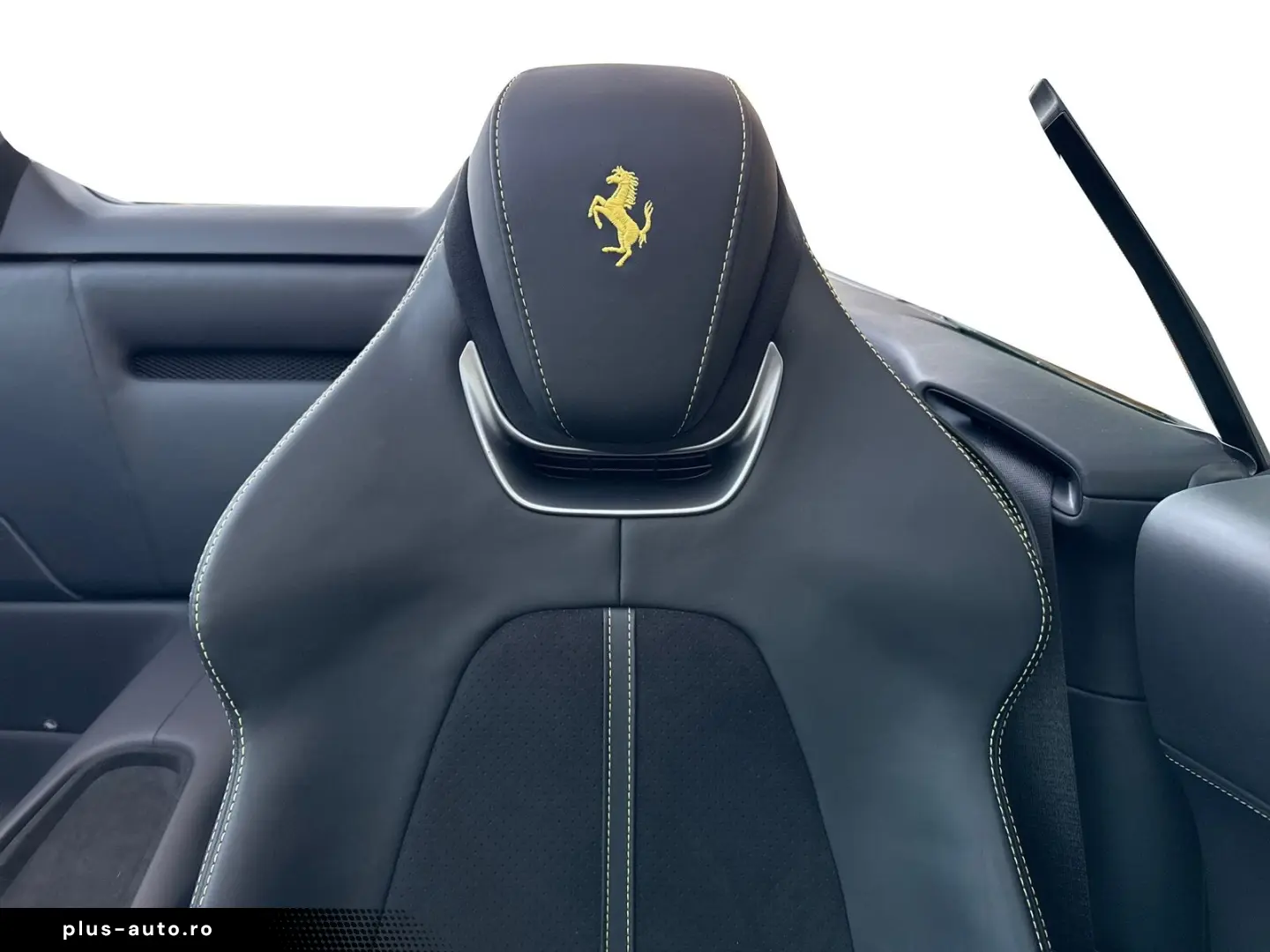 FERRARI Roma Spider  LED-Scheinwerfer 20 Zoll Felge