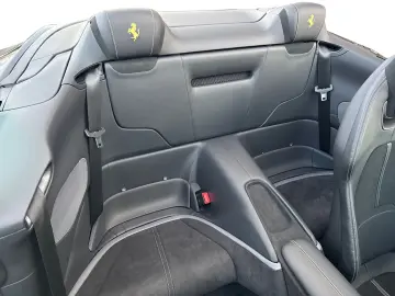 FERRARI Roma Spider  LED-Scheinwerfer 20 Zoll Felge