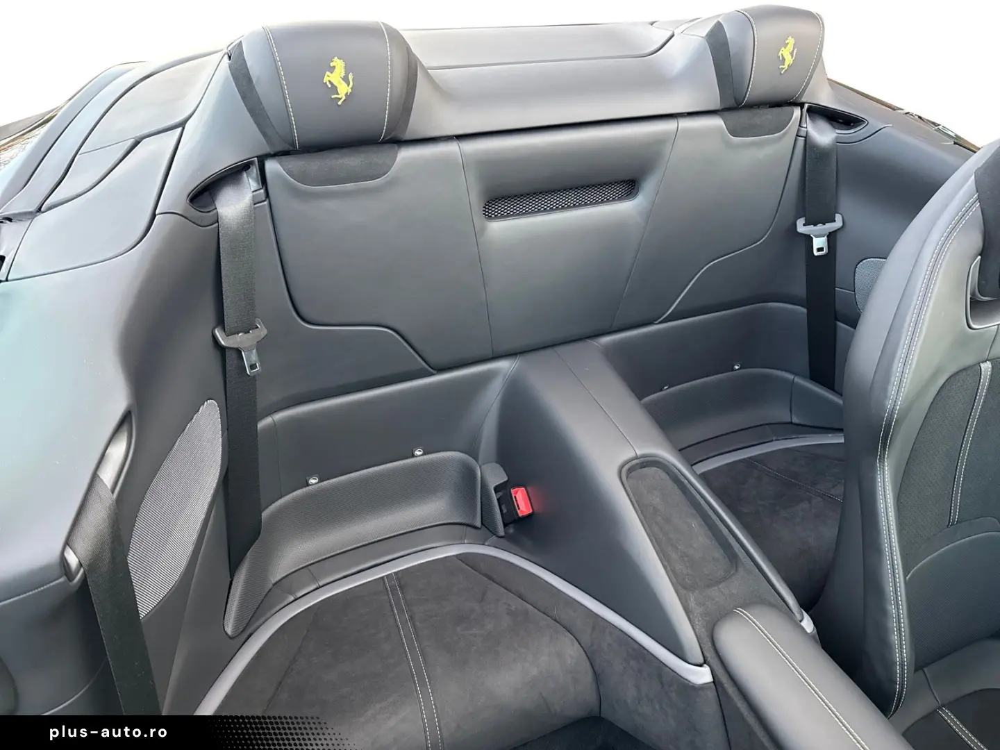 FERRARI Roma Spider  LED-Scheinwerfer 20 Zoll Felge