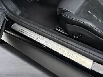 FERRARI Roma Spider  LED-Scheinwerfer 20 Zoll Felge