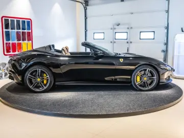 FERRARI Roma Spider