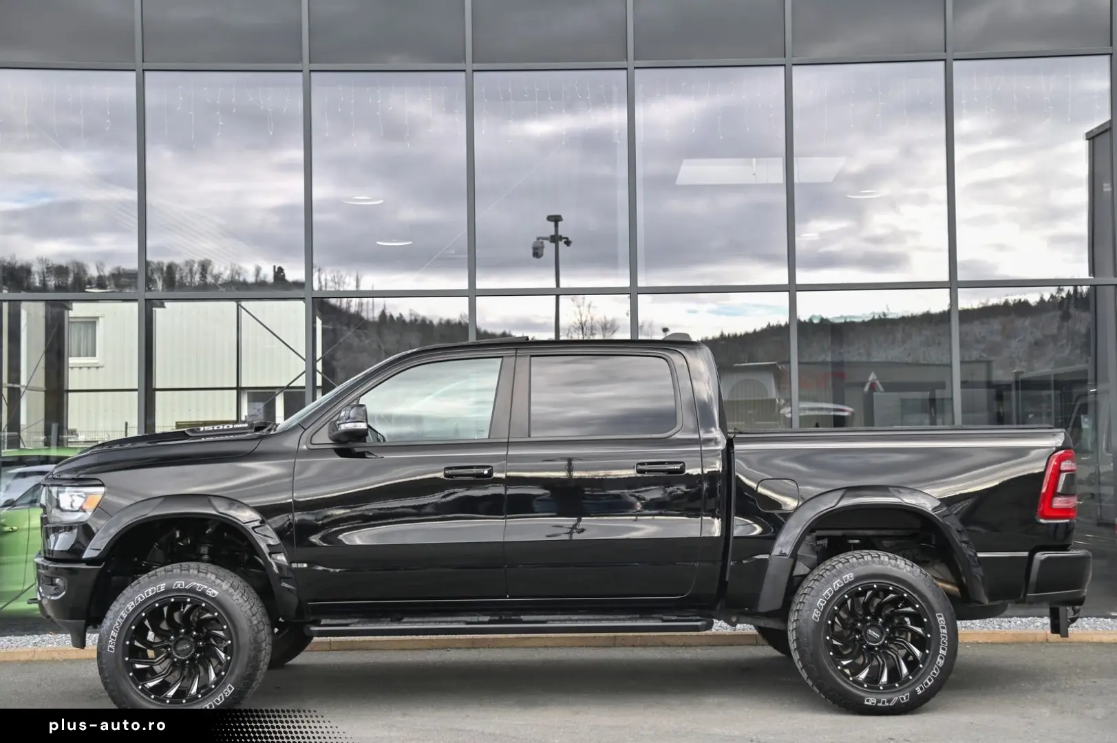 DODGE RAM 1500 5.7 V8 CrewCab Laramie Höherlegung  NAP