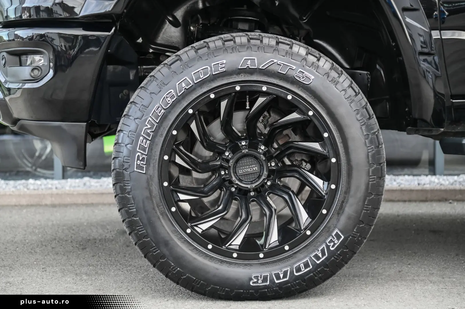 DODGE RAM 1500 5.7 V8 CrewCab Laramie Höherlegung  NAP