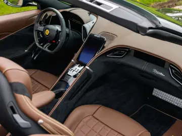FERRARI Roma Spider 3.9 V8 Carbon  Adas  kamera