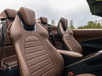 FERRARI Roma Spider 3.9 V8 Carbon  Adas  kamera