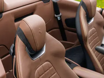 FERRARI Roma Spider 3.9 V8 Carbon  Adas  kamera