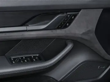 PORSCHE Taycan GTS Sport Turismo