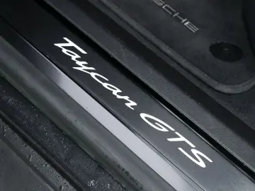 PORSCHE Taycan GTS Sport Turismo