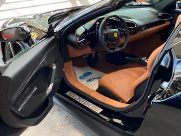 FERRARI 296 GTS MY24   Carbon Door   Classic Spec