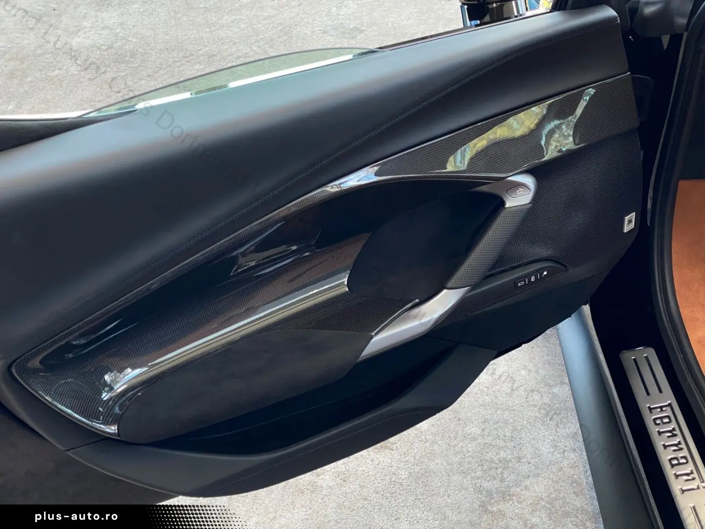 FERRARI 296 GTS MY24   Carbon Door   Classic Spec