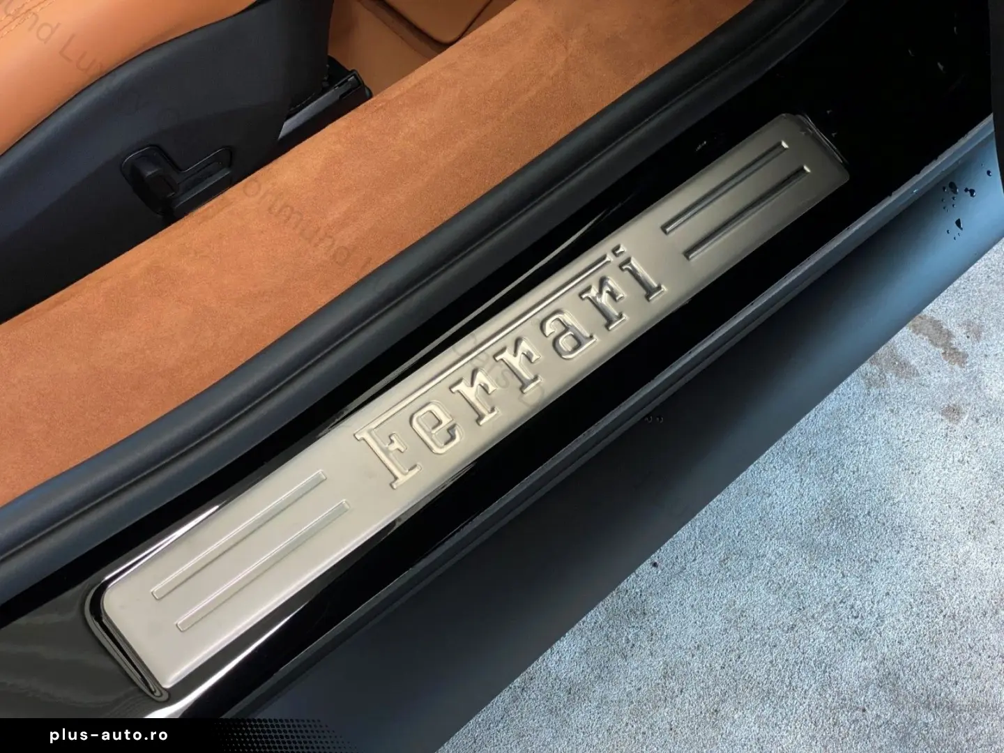 FERRARI 296 GTS MY24   Carbon Door   Classic Spec