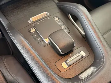 MERCEDES-BENZ GLE 450d 4MATIC-BURM HUD PANO AMG 21ZOLL DIS