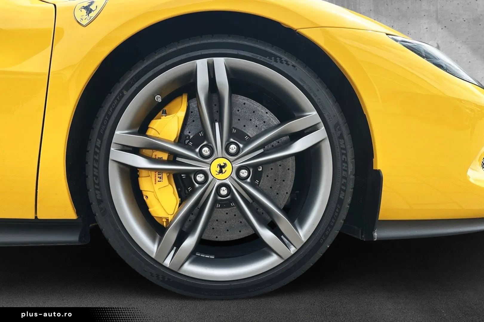 FERRARI 296 GTS in excellent Condition - VAT Deductible