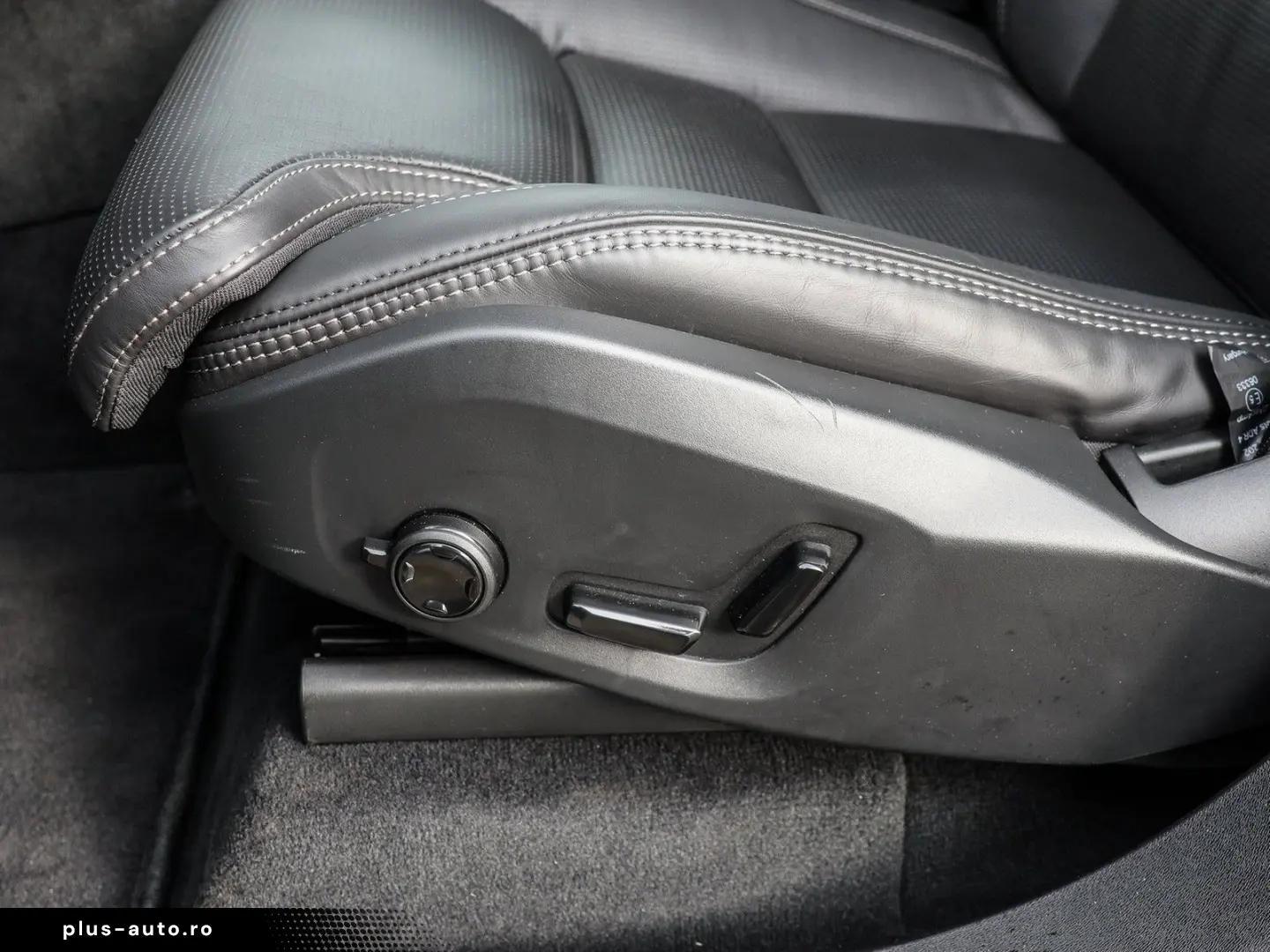 VOLVO XC90 T8 AWD Ultra Bright Massage Ventil Bowers AirSusp