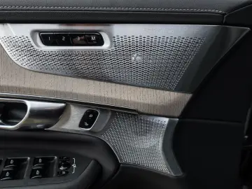 VOLVO XC90 T8 AWD Ultra Bright Massage Ventil Bowers AirSusp