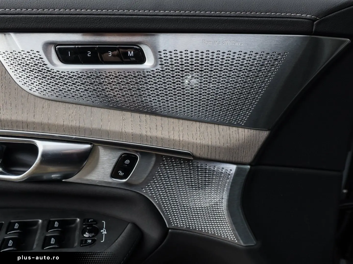 VOLVO XC90 T8 AWD Ultra Bright Massage Ventil Bowers AirSusp