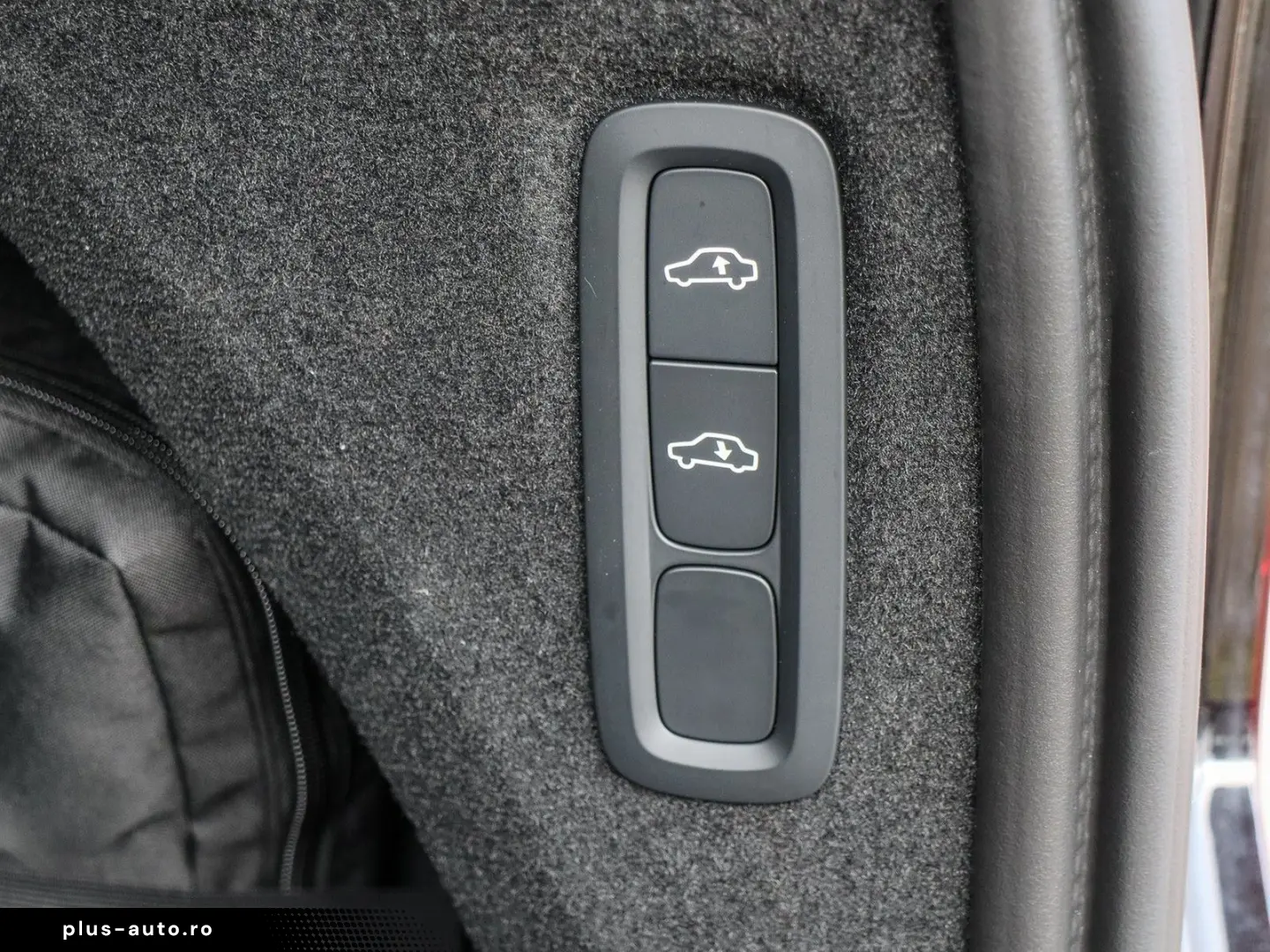 VOLVO XC90 T8 AWD Ultra Bright Massage Ventil Bowers AirSusp