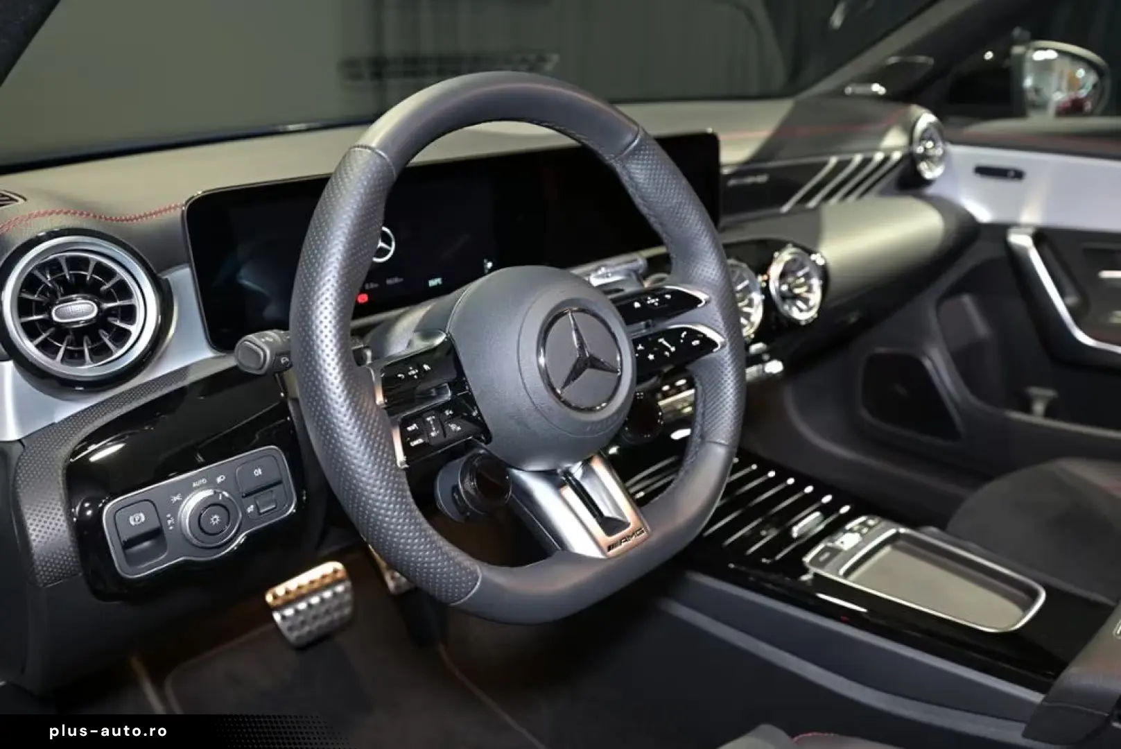 Mercedes-Benz CLA 35 4M AMG Coupé PANO DISTRO NIGHT RFK TOTW