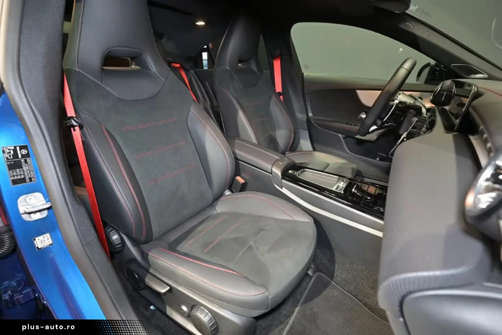 Mercedes-Benz CLA 35 4M AMG Coupé PANO DISTRO NIGHT RFK TOTW