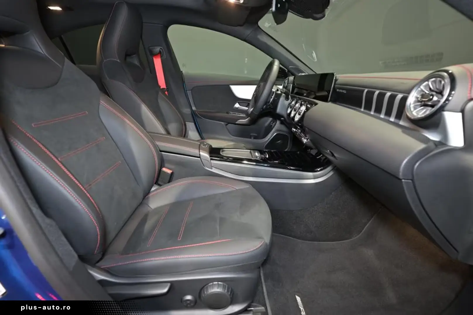 Mercedes-Benz CLA 35 4M AMG Coupé PANO DISTRO NIGHT RFK TOTW