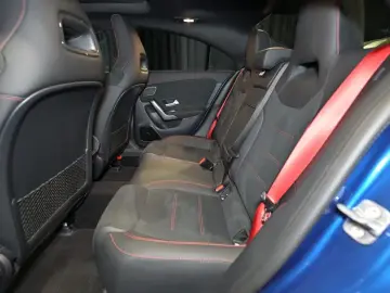 Mercedes-Benz CLA 35 4M AMG Coupé PANO DISTRO NIGHT RFK TOTW