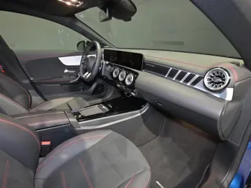 Mercedes-Benz CLA 35 4M AMG Coupé PANO DISTRO NIGHT RFK TOTW