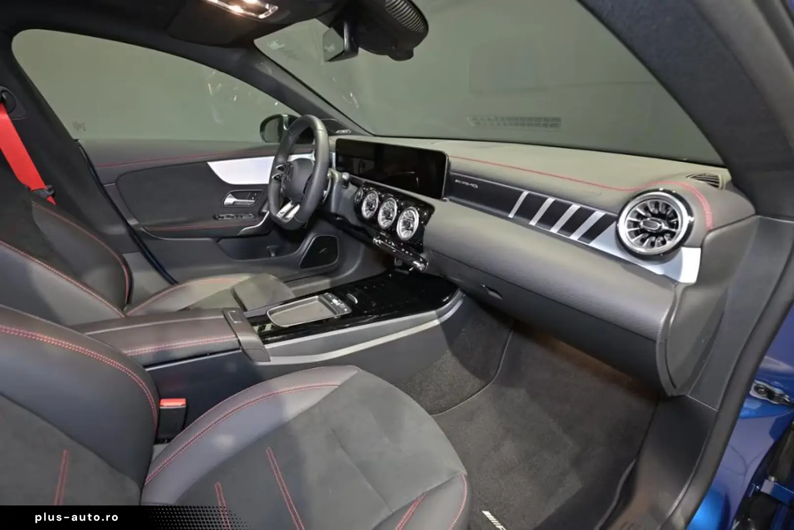 Mercedes-Benz CLA 35 4M AMG Coupé PANO DISTRO NIGHT RFK TOTW