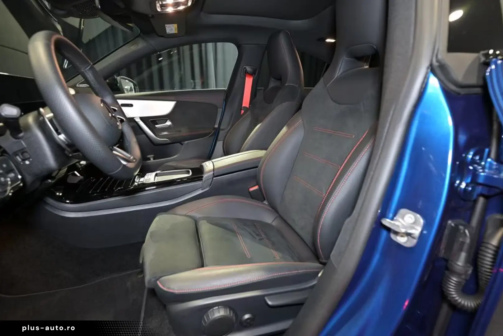 Mercedes-Benz CLA 35 4M AMG Coupé PANO DISTRO NIGHT RFK TOTW