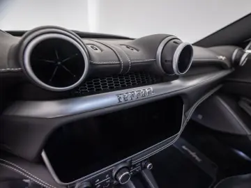 FERRARI Portofino M