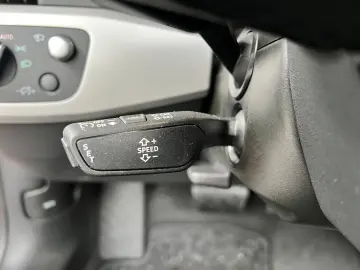 AUDI A5 Cabriolet 40 TFSI quattro HUD LED NAV RFK SHZ