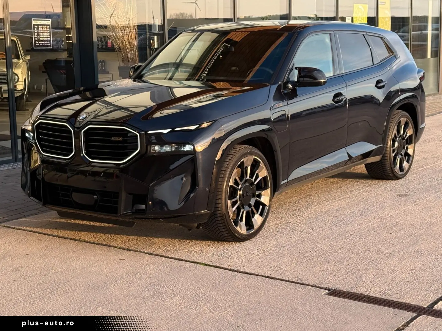 BMW XM 4.4 VOLL BOWERS&WILKINS 23  Soft-Close Massag