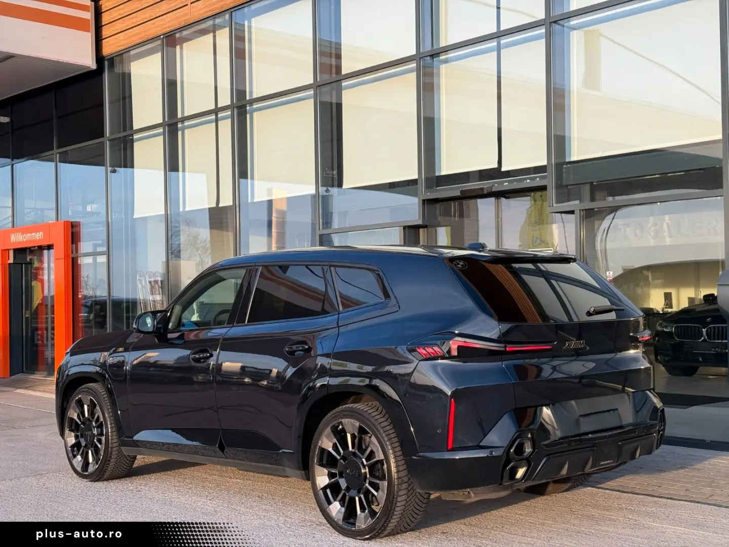 BMW XM 4.4 VOLL BOWERS&WILKINS 23  Soft-Close Massag