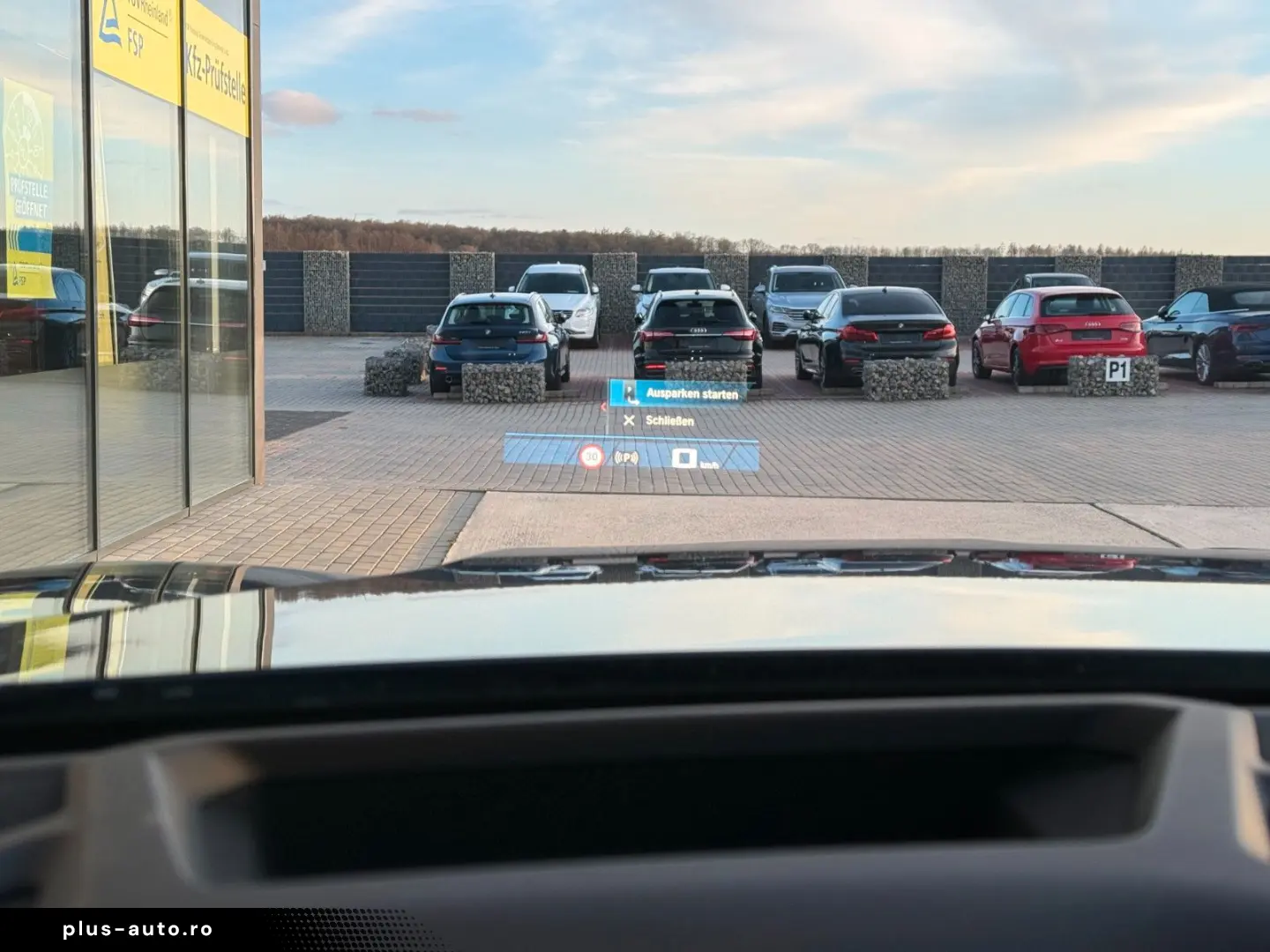 BMW XM 4.4 VOLL BOWERS&WILKINS 23  Soft-Close Massag