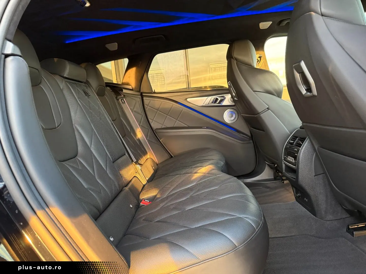 BMW XM 4.4 VOLL BOWERS&WILKINS 23  Soft-Close Massag