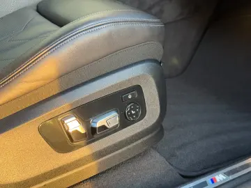 BMW XM 4.4 VOLL BOWERS&WILKINS 23  Soft-Close Massag