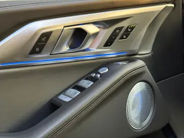 BMW XM 4.4 VOLL BOWERS&WILKINS 23  Soft-Close Massag