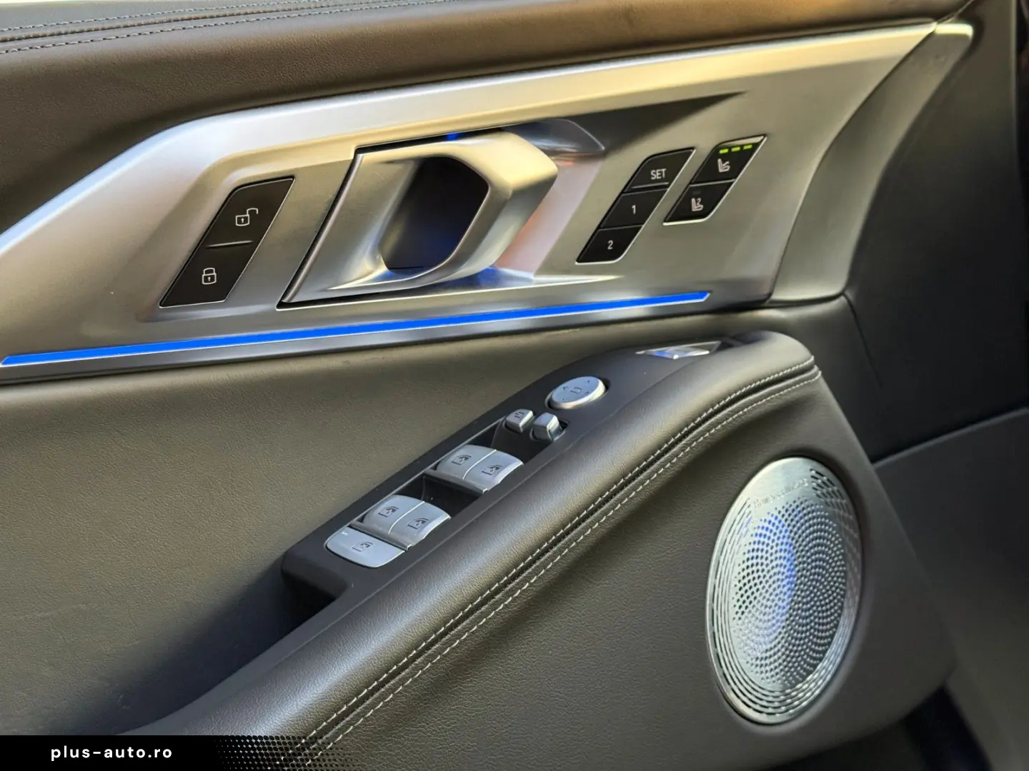 BMW XM 4.4 VOLL BOWERS&WILKINS 23  Soft-Close Massag