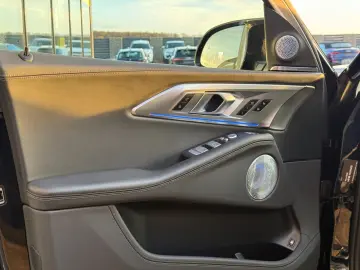 BMW XM 4.4 VOLL BOWERS&WILKINS 23  Soft-Close Massag