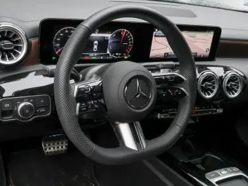 Mercedes-Benz CLA 250 e AMG-Sport Distr Totw LED Kamera