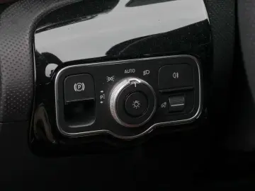 Mercedes-Benz CLA 250 e AMG-Sport Distr Totw LED Kamera