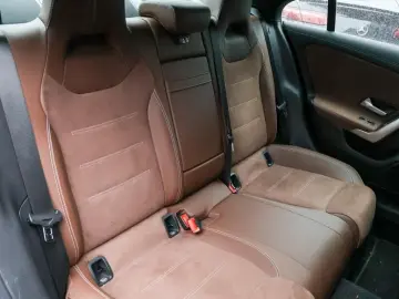 Mercedes-Benz CLA 250 e AMG-Sport Distr Totw LED Kamera