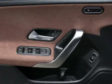 Mercedes-Benz CLA 250 e AMG-Sport Distr Totw LED Kamera