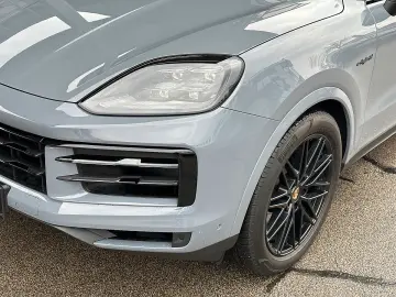 PORSCHE Cayenne Coupe III E-Hybrid Aut.   AHK   Matri...