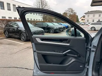 PORSCHE Cayenne Coupe III E-Hybrid Aut.   AHK   Matri...