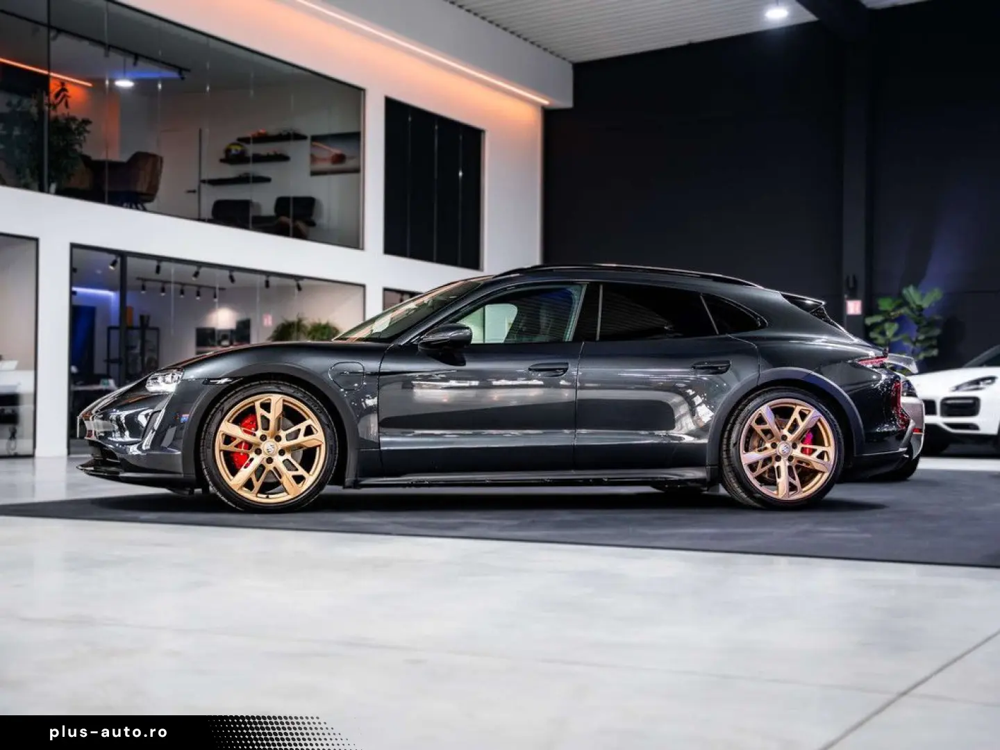 PORSCHE Taycan 4S Cross Turismo - Passenger Display