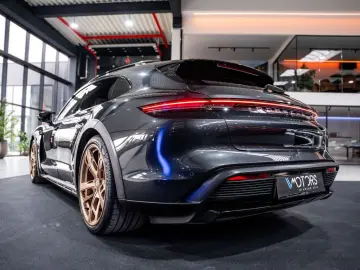 PORSCHE Taycan 4S Cross Turismo - Passenger Display